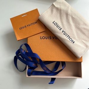 LV wallet box with ribbon, cloth & receipt holder
